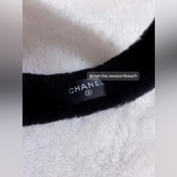 100% Authentic Chanel RECEIPT 25C Earmuffs Shearling Fur Teddy Ski Snow Sold out - Picture 6 of 12